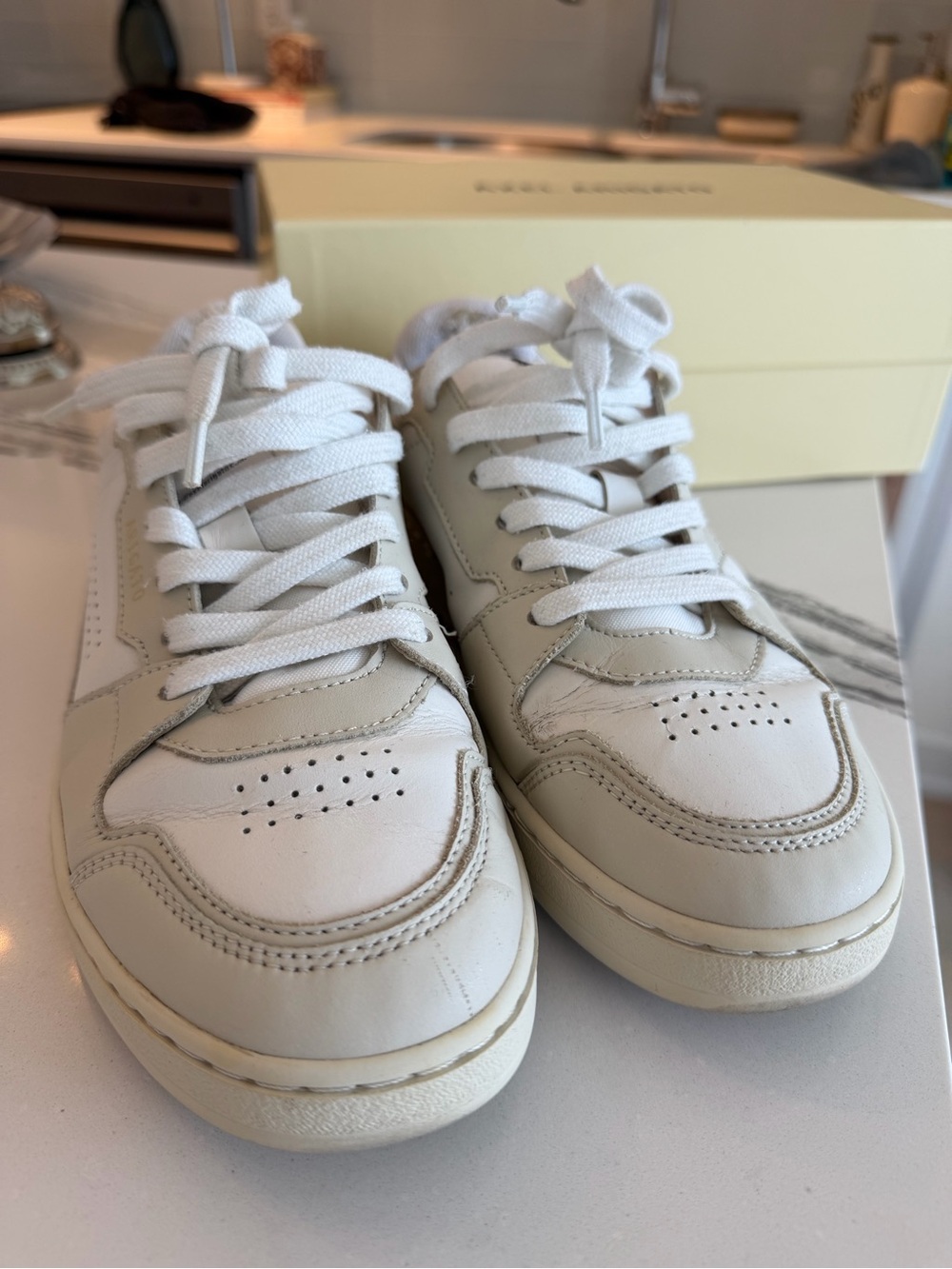 Axel Arigato Men's Cream and White Low-Top Sneakers